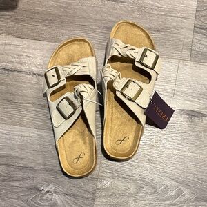 Freely Women's Cream Birkenstock style Sandals
